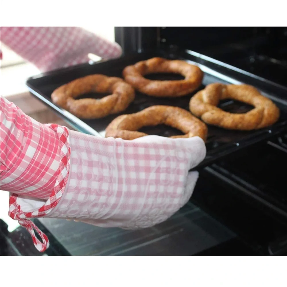 Brand New Silicon Oven Mits - Picture 2 of 5